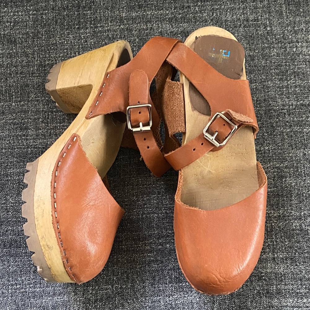 Swedish Brown Leather Healed Clogs 38/7